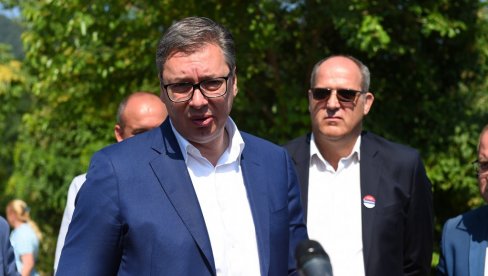 OZBILJNO SE SPREMAMO ZA IZBORE - Vučić: Deo opozicije ucenjuje celu Srbiju OZBILJNO SE SPREMAMO ZA IZBORE - Vučić: Deo opozicije ucenjuje celu Srbiju