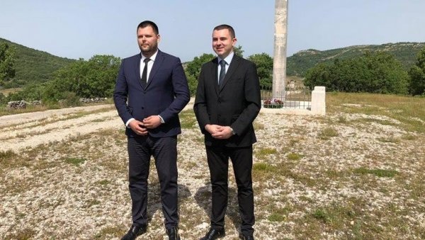 ДАН ДРЖАВНОСТИ ЦРНЕ ГОРЕ: Ковачевић се поклонио се сенима ратника са Вучјег дола ДАН ДРЖАВНОСТИ ЦРНЕ ГОРЕ: Ковачевић се поклонио се сенима ратника са Вучјег дола