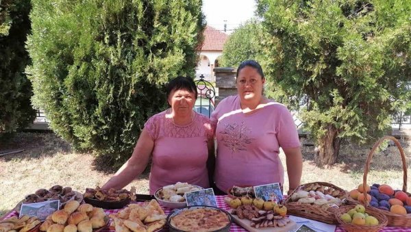 ЕТНО САЈАМ У ТОПОЛИ: Златне руке Левча припремиле најлепшу гибаницу ЕТНО САЈАМ У ТОПОЛИ: Златне руке Левча припремиле најлепшу гибаницу