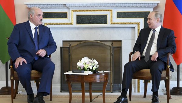 ПУТИН И ЈА НИСМО ГЛУПИ: Лукашенко - Изградићемо јединство две независне државе, учићете од нас! ПУТИН И ЈА НИСМО ГЛУПИ: Лукашенко - Изградићемо јединство две независне државе, учићете од нас!