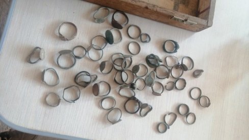 “PAO” ŠVERCER ANTIKVITETA: Policija oduzela 101 prsten “PAO” ŠVERCER ANTIKVITETA: Policija oduzela 101 prsten