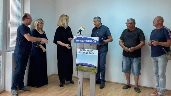 ЗАЈЕДНО ПРОТИВ КАМЕНОЛОМА: Параћинци се удружују да отерају инвеститоре на планини Баби ЗАЈЕДНО ПРОТИВ КАМЕНОЛОМА: Параћинци се удружују да отерају инвеститоре на планини Баби