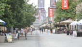 SRPSKA ATINA GORI NA 38 STEPENI: Ulice Novog Sada gotovo puste, svi pobegli na Dunav, ili gradske bazene (FOTO)