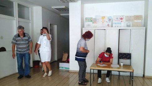 СЛОБОДНА ВАКЦИНАЦИЈА У ПАРАЋИНУ: Имунизација без позива и даље је могућа цепивима „фајзер“ и „синофарм“ СЛОБОДНА ВАКЦИНАЦИЈА У ПАРАЋИНУ: Имунизација без позива и даље је могућа цепивима „фајзер“ и „синофарм“