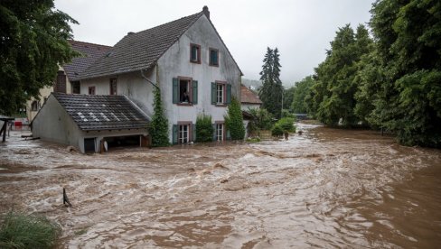 РАСТЕ БРОЈ НАСТРАДАЛИХ У ПОПЛАВАМА У НЕМАЧКОЈ: Вода носи све пред собом - куће срушене (ФОТО/ВИДЕО) РАСТЕ БРОЈ НАСТРАДАЛИХ У ПОПЛАВАМА У НЕМАЧКОЈ: Вода носи све пред собом - куће срушене (ФОТО/ВИДЕО)