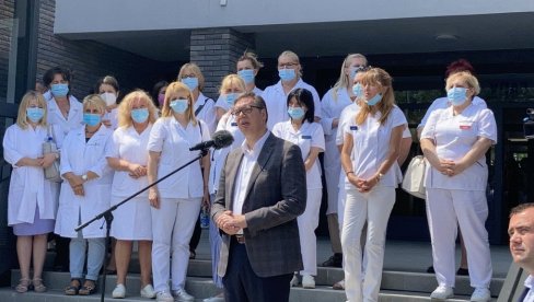 VUČIĆ NA OTVARANJU ZDRAVSTVENE STANICE U BORČI: Pravimo 12 novih bolnica - Povećanje plata zdravstvenim radnicima do kraja godine (VIDEO) VUČIĆ NA OTVARANJU ZDRAVSTVENE STANICE U BORČI: Pravimo 12 novih bolnica - Povećanje plata zdravstvenim radnicima do kraja godine (VIDEO)