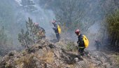 BUKTE DVA VELIKA POŽARA: Vatrogasci se na Kupresu bore sa vatrenom stihijom BUKTE DVA VELIKA POŽARA: Vatrogasci se na Kupresu bore sa vatrenom stihijom