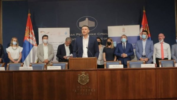 СМЕДЕРЕВСКА ПАЛАНКА УНАПРЕЂУЈЕ СИСТЕМ ВОДОСНАБДЕВАЊА: Пијаћа вода за 170 породица села Придворице СМЕДЕРЕВСКА ПАЛАНКА УНАПРЕЂУЈЕ СИСТЕМ ВОДОСНАБДЕВАЊА: Пијаћа вода за 170 породица села Придворице