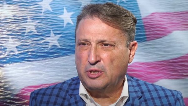 УКРАЈИНА СЕ НАЛАЗИ У ОПАСНОЈ СИТУАЦИЈИ: Бивши амерички официр упозорава на субверзивне акције УКРАЈИНА СЕ НАЛАЗИ У ОПАСНОЈ СИТУАЦИЈИ: Бивши амерички официр упозорава на субверзивне акције