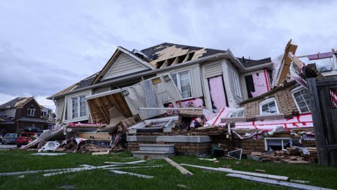 TORNADO RAZORIO DEO GRADA: Više desetina povređeno, nema žrtava u Kanadi TORNADO RAZORIO DEO GRADA: Više desetina povređeno, nema žrtava u Kanadi