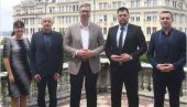 VUČIĆ UGOSTIO MARKA KOVAČEVIĆA: Za blisku i bratsku saradnju Beograda i Nikšića (FOTO) VUČIĆ UGOSTIO MARKA KOVAČEVIĆA: Za blisku i bratsku saradnju Beograda i Nikšića (FOTO)