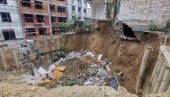 TRESLA SE CELA ZGRADA, ODJEDANPUT SE SVE SRUŠILO: Stanari u šoku nakon što se urušila zgrada na Vračaru (FOTO/VIDEO) TRESLA SE CELA ZGRADA, ODJEDANPUT SE SVE SRUŠILO: Stanari u šoku nakon što se urušila zgrada na Vračaru (FOTO/VIDEO)
