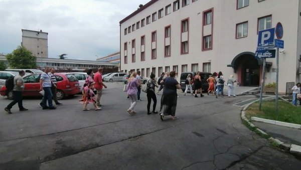 ОГЛАСИЛИ СЕ ИЗ РТС-А: Ово су најновији детаљи након дојаве о бомби ОГЛАСИЛИ СЕ ИЗ РТС-А: Ово су најновији детаљи након дојаве о бомби