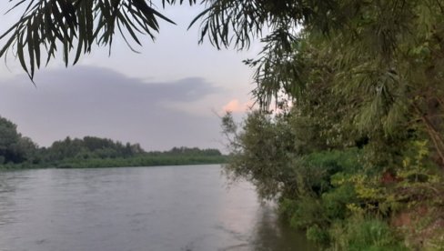ЈОШ УВЕК ТРАЈЕ ПОТРАГА ЗА ДЕЧАКОМ (9) НА ДРИНИ: Екипе су упетостручене, акција проширена и на Саву ЈОШ УВЕК ТРАЈЕ ПОТРАГА ЗА ДЕЧАКОМ (9) НА ДРИНИ: Екипе су упетостручене, акција проширена и на Саву