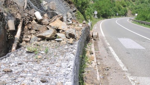 ODRON VELIKIH BLOKOVA STENA: Vozovi više ne voze između Francuske i Italije ODRON VELIKIH BLOKOVA STENA: Vozovi više ne voze između Francuske i Italije