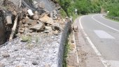ВОЗАЧИ, ОПРЕЗ: Због обилних падавина, велики одрони у Ибарској клисури ВОЗАЧИ, ОПРЕЗ: Због обилних падавина, велики одрони у Ибарској клисури