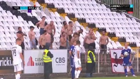 SKANDAL U PRVOM KOLU SUPERLIGE: Navijači Voždovca vređali Kembela na rasnoj osnovi, igrač odmah zamenjen SKANDAL U PRVOM KOLU SUPERLIGE: Navijači Voždovca vređali Kembela na rasnoj osnovi, igrač odmah zamenjen