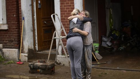 ТРАГИЧНИ ПОДАЦИ: У Белгији расте број жртава - 27 погинулих и 103 несталих у поплавама (ФОТО) ТРАГИЧНИ ПОДАЦИ: У Белгији расте број жртава - 27 погинулих и 103 несталих у поплавама (ФОТО)