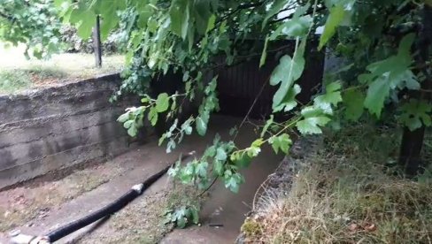 POPLAVE STIGLE NA BALKAN: Nova Gradiška pod vodom, potopljeno više od 80 objekata (VIDEO) POPLAVE STIGLE NA BALKAN: Nova Gradiška pod vodom, potopljeno više od 80 objekata (VIDEO)