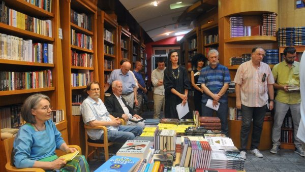 БРИГА О ПОЕЗИЈИ: Одржана прва песничка манифестација у књижари Српске књижевне задруге БРИГА О ПОЕЗИЈИ: Одржана прва песничка манифестација у књижари Српске књижевне задруге