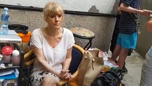 ИЗБАЦИЛИ ИХ ПОСЛЕ 7 ГОДИНА: Извршитељи и полиција иселили станаре из Максима Горког 95 ИЗБАЦИЛИ ИХ ПОСЛЕ 7 ГОДИНА: Извршитељи и полиција иселили станаре из Максима Горког 95