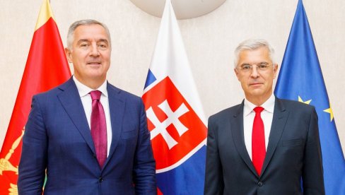 МИЛО О СРПСКОЈ ЦРКВИ ЈЕЗИКОМ ФАШИСТЕ: Скандалозане изјаве црногорског председника на међународном скупу у Братислави МИЛО О СРПСКОЈ ЦРКВИ ЈЕЗИКОМ ФАШИСТЕ: Скандалозане изјаве црногорског председника на међународном скупу у Братислави
