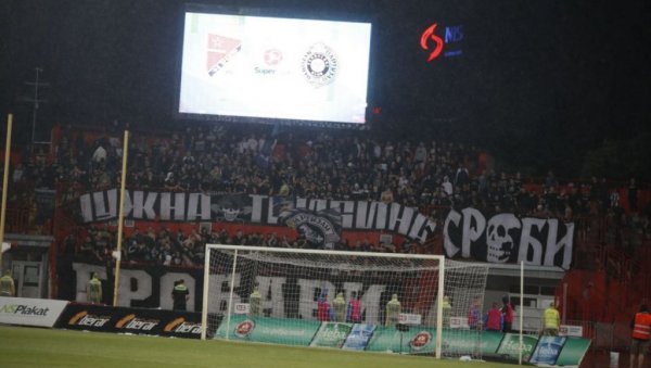 ЗВАНИЧНО САОПШТЕЊЕ ФК ПАРТИЗАН: Ограђујемо се од навијача који су вређали председника Александра Вучића ЗВАНИЧНО САОПШТЕЊЕ ФК ПАРТИЗАН: Ограђујемо се од навијача који су вређали председника Александра Вучића