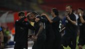 OVO JE ŠAMPIONSKI PARTIZAN: Crno-beli plesali po kiši, Proleteru spakovali četiri komada (VIDEO) OVO JE ŠAMPIONSKI PARTIZAN: Crno-beli plesali po kiši, Proleteru spakovali četiri komada (VIDEO)
