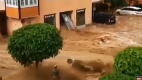 И АУСТРИЈА ПОД ВОДОМ: Велике бујице и одрони- нека места одсечена од остатка земље (ВИДЕО) И АУСТРИЈА ПОД ВОДОМ: Велике бујице и одрони- нека места одсечена од остатка земље (ВИДЕО)