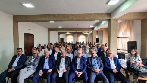 ОСТАЛИ БЕЗ БИВШИХ МИНИСТАРА, МУХОВИЋ НАПУСТИО СТРАНКУ: Бошњачка странка Црне Горе спровела чистку ОСТАЛИ БЕЗ БИВШИХ МИНИСТАРА, МУХОВИЋ НАПУСТИО СТРАНКУ: Бошњачка странка Црне Горе спровела чистку