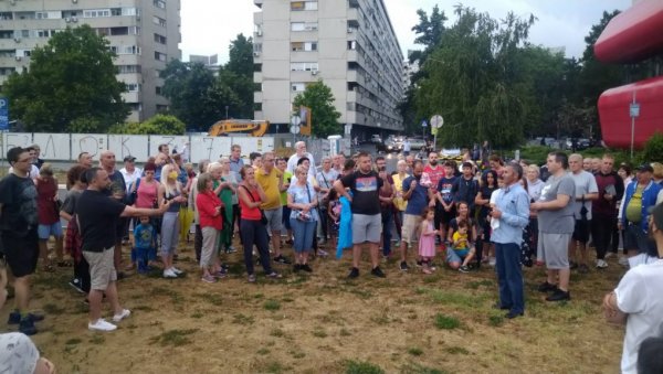 СПРЕМНИ НА ДАЉЕ ПРЕГОВОРЕ: Заступник аустријске фирме Дурст Небојша Перовић о градњи у Блоку 37 СПРЕМНИ НА ДАЉЕ ПРЕГОВОРЕ: Заступник аустријске фирме Дурст Небојша Перовић о градњи у Блоку 37