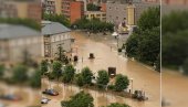 НЕВРЕМЕ ЗАХВАТИЛО И ПРИШТИНУ: Улице поплављене, аутомобили заробљени (ФОТО) НЕВРЕМЕ ЗАХВАТИЛО И ПРИШТИНУ: Улице поплављене, аутомобили заробљени (ФОТО)