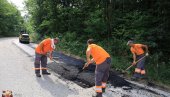 ЗА АСФАЛТИРАЊЕ ИЗДВОЈЕНО 57 МИЛИОНА: Сређивање улица на територији Крагујевца ЗА АСФАЛТИРАЊЕ ИЗДВОЈЕНО 57 МИЛИОНА: Сређивање улица на територији Крагујевца