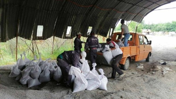 ПОПЛАВЉЕНА ДОМАЋИНСТВА У УГЉАРУ И ШИЛОВУ: Срби на Косову и Метохији угрожени, екипе на терену ПОПЛАВЉЕНА ДОМАЋИНСТВА У УГЉАРУ И ШИЛОВУ: Срби на Косову и Метохији угрожени, екипе на терену