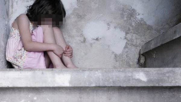 ПОКУШАЈ КРИЈУМЧАРЕЊА ПЕТОГОДИШЊЕ ДЕВОЈЧИЦЕ У БиХ: Мајка у Немачкој пријавила отмицу ћерке ПОКУШАЈ КРИЈУМЧАРЕЊА ПЕТОГОДИШЊЕ ДЕВОЈЧИЦЕ У БиХ: Мајка у Немачкој пријавила отмицу ћерке