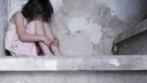 ПОКУШАЈ КРИЈУМЧАРЕЊА ПЕТОГОДИШЊЕ ДЕВОЈЧИЦЕ У БиХ: Мајка у Немачкој пријавила отмицу ћерке ПОКУШАЈ КРИЈУМЧАРЕЊА ПЕТОГОДИШЊЕ ДЕВОЈЧИЦЕ У БиХ: Мајка у Немачкој пријавила отмицу ћерке