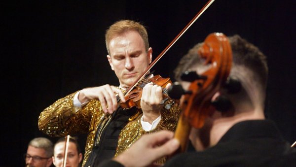 ВРХУНСКА КЛАСИЧНА МУЗИКА ДОТАКЛА ПУБЛИКУ: Завршен Фестивал “Раванелиус” у Ћуприји, Стефан Миленковић одушевио публику ВРХУНСКА КЛАСИЧНА МУЗИКА ДОТАКЛА ПУБЛИКУ: Завршен Фестивал “Раванелиус” у Ћуприји, Стефан Миленковић одушевио публику