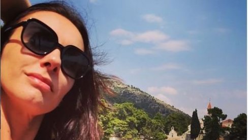 КАКО ЈЕ СЛОБОДА МИЋАЛОВИЋ ДОБИЛА ИМЕ? Одабрао га је њен отац, а иза свега се крије трагична љубавна прича КАКО ЈЕ СЛОБОДА МИЋАЛОВИЋ ДОБИЛА ИМЕ? Одабрао га је њен отац, а иза свега се крије трагична љубавна прича