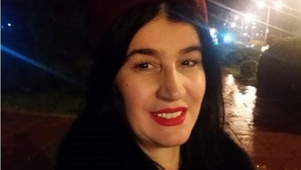 СМЕЊУЈУ МИНИСТАРКУ ЗБОГ ЈУНАКИЊЕ ОТПОРА: Политичка бура у Црној Гори изазвана унапређењем учитељице Раде Вишњић из Бара СМЕЊУЈУ МИНИСТАРКУ ЗБОГ ЈУНАКИЊЕ ОТПОРА: Политичка бура у Црној Гори изазвана унапређењем учитељице Раде Вишњић из Бара