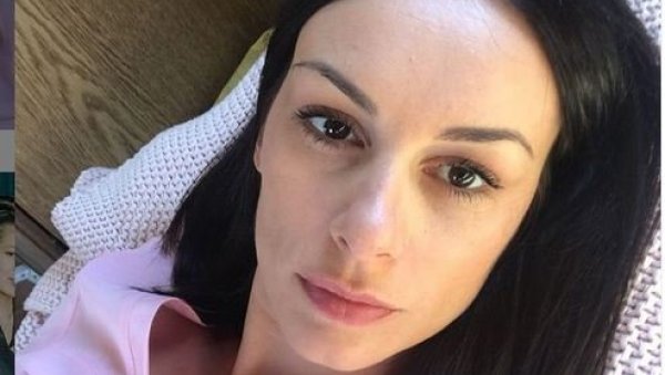ПРАЗНИЧНА АТМОСФЕРА У ДОМУ ГЛУМИЦЕ: Овако Слобода Мићаловић обележава Ускрс (ФОТО) ПРАЗНИЧНА АТМОСФЕРА У ДОМУ ГЛУМИЦЕ: Овако Слобода Мићаловић обележава Ускрс (ФОТО)