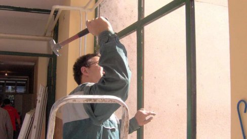 PODIGNUTA OPTUŽNICA PROTIV LAŽNIH MAJSTORA: Ojadili građane, Tužilaštvo traži ovu kaznu PODIGNUTA OPTUŽNICA PROTIV LAŽNIH MAJSTORA: Ojadili građane, Tužilaštvo traži ovu kaznu
