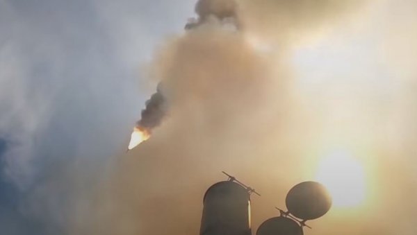 РУСИЈА ТЕСТИРАЛА С-500: Пробно гађање успешно - ПВО систем оборио балистичку ракету (ВИДЕО) РУСИЈА ТЕСТИРАЛА С-500: Пробно гађање успешно - ПВО систем оборио балистичку ракету (ВИДЕО)