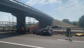 РЕКОНСТРУКЦИЈА ВАЖНЕ САОБРАЋАЈНИЦЕ: Почели радови на надвожњаку у Лапову РЕКОНСТРУКЦИЈА ВАЖНЕ САОБРАЋАЈНИЦЕ: Почели радови на надвожњаку у Лапову
