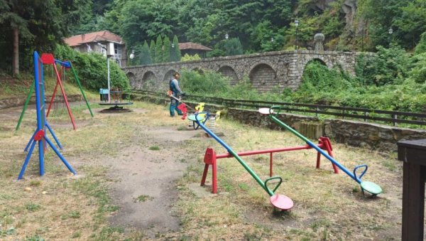 АКЦИЈОМ ЧИШЋЕЊА ДО УЖИВАЊА: Уређење купалиште у кањону Вучјанке АКЦИЈОМ ЧИШЋЕЊА ДО УЖИВАЊА: Уређење купалиште у кањону Вучјанке