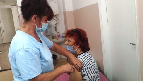 KAO TREĆA DOZA SAMO FAJZER: Naredne nedelje očekuje se isporuka “sputnjika” i nova količina “sinofarma” KAO TREĆA DOZA SAMO FAJZER: Naredne nedelje očekuje se isporuka “sputnjika” i nova količina “sinofarma”