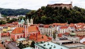 БИО ЈЕ ЈАКО, ЈАКО ПИЈАН: Професор направио хаос на матурској прослави у Љубљани БИО ЈЕ ЈАКО, ЈАКО ПИЈАН: Професор направио хаос на матурској прослави у Љубљани