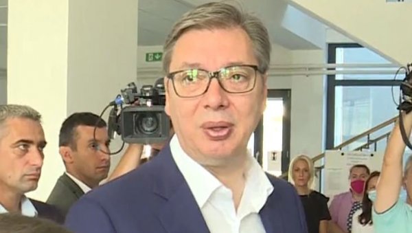 ВУЧИЋ НАЈАВИО ВЕЛИКА УЛАГАЊА У НАМЕНСКУ ИНДУСТРИЈУ: Поново се оружје и муниција добро продају у целом свету ВУЧИЋ НАЈАВИО ВЕЛИКА УЛАГАЊА У НАМЕНСКУ ИНДУСТРИЈУ: Поново се оружје и муниција добро продају у целом свету