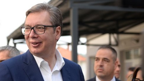 ВУЧИЋ О РУШЕЊУ ДЕМОКРАТИЈЕ СА ПРЕМИЈЕР ЛИГОМ: Сваки дан седим са челницима Астон Виле, Ливерпула, Тотенхема, Арсенала... ВУЧИЋ О РУШЕЊУ ДЕМОКРАТИЈЕ СА ПРЕМИЈЕР ЛИГОМ: Сваки дан седим са челницима Астон Виле, Ливерпула, Тотенхема, Арсенала...