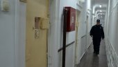 ДЕТАЉИ СМРТИ ЗАТВОРЕНИКА У КПЗ НИШ: Врата тоалета била везана пертлом због чега друга лица нису могла да уђу