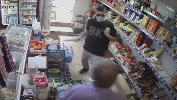 УХАПШЕН БРАТ МИЛЕНЕ ПОПОВИЋ: Осумњичен за покушај разбојништва у продавници у Северној Митровици УХАПШЕН БРАТ МИЛЕНЕ ПОПОВИЋ: Осумњичен за покушај разбојништва у продавници у Северној Митровици